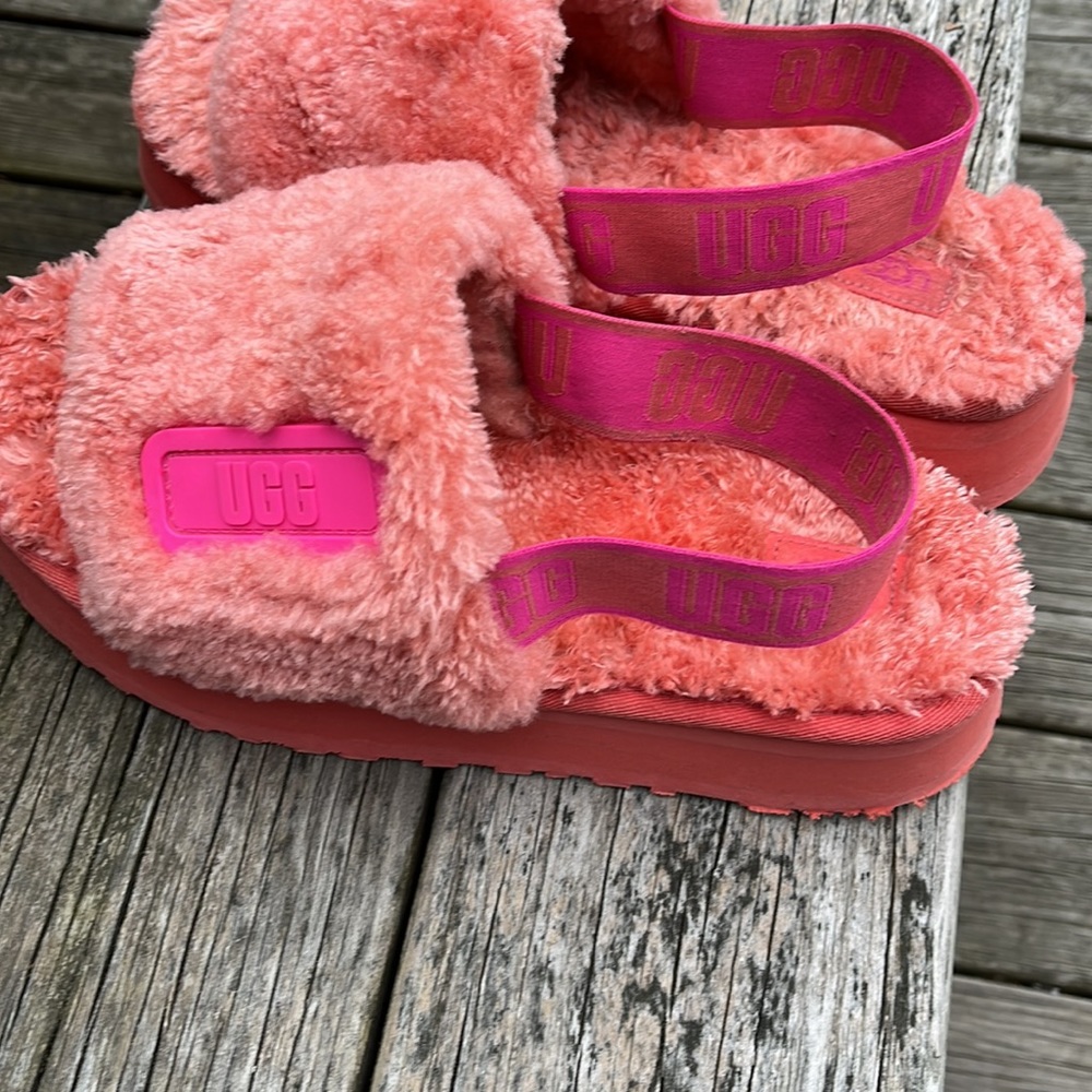 UGG - Picture 4 of 8